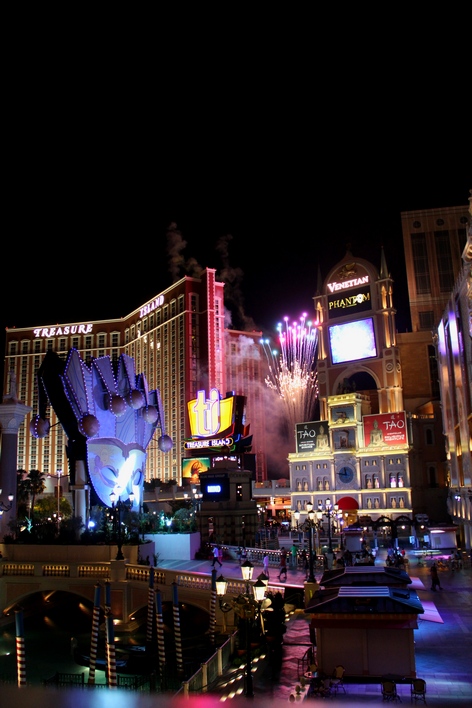 ���-�����